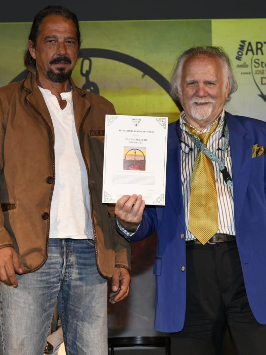 Simone Bruschi Mariotti premiato da Jose Dali Simone Bruschi Mariotti premiato da Jose Dali