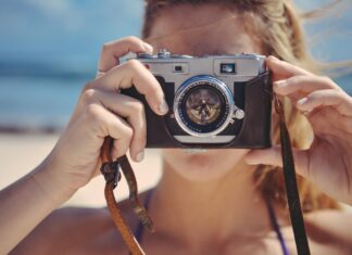 Donne che fotografano le donne