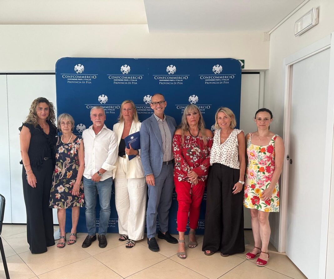 La presentazione del nuovo corso di formazione per guide tur istiche presso la sede di Confcommercio Pisa